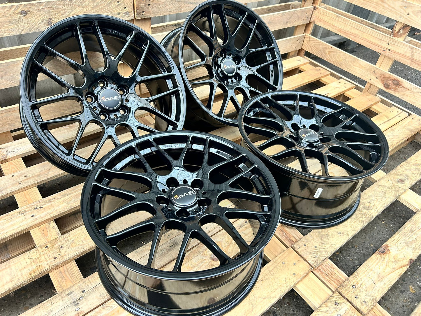 Avus AC- MB4 19 Zoll Schwarz Glänzend 8,5 und 9,5x19 ET37 5/120