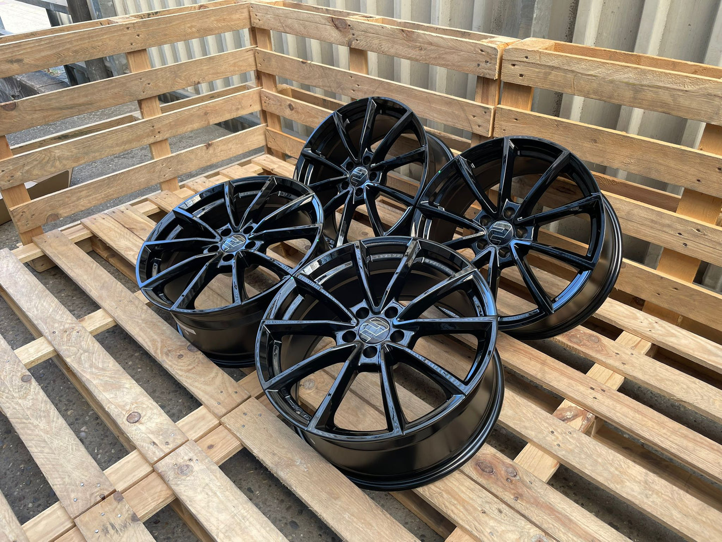 4er Satz Wheelworld WH28 19 Zoll Schwarz Glanz ET35