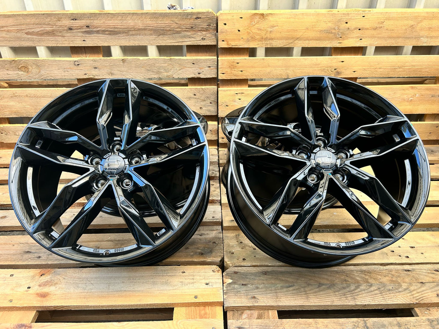 2DRV Wheelworld WH40 Felgen 18 Zoll Schwarz Glanz 8,0x18 ET39 5/112