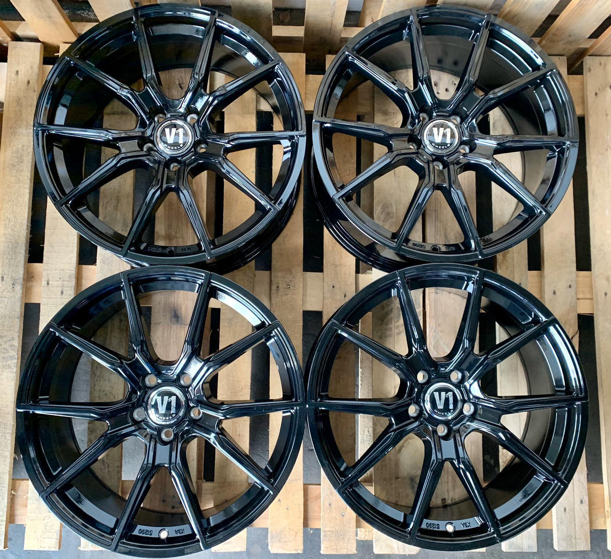 V1 Wheels V1 Felgen 18 Zoll Schwarz 8,0x18 ET45 5/120