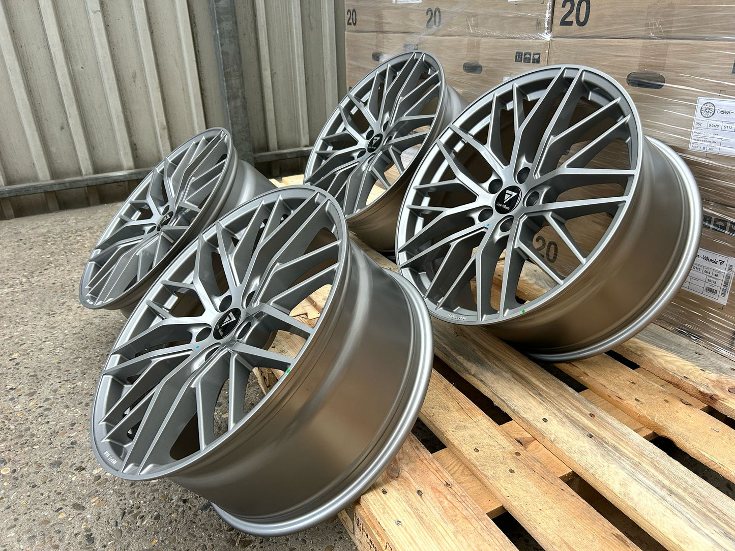 7 Wheels DS2 18 Zoll Grau Glanz 8,0x18 ET30 5/112