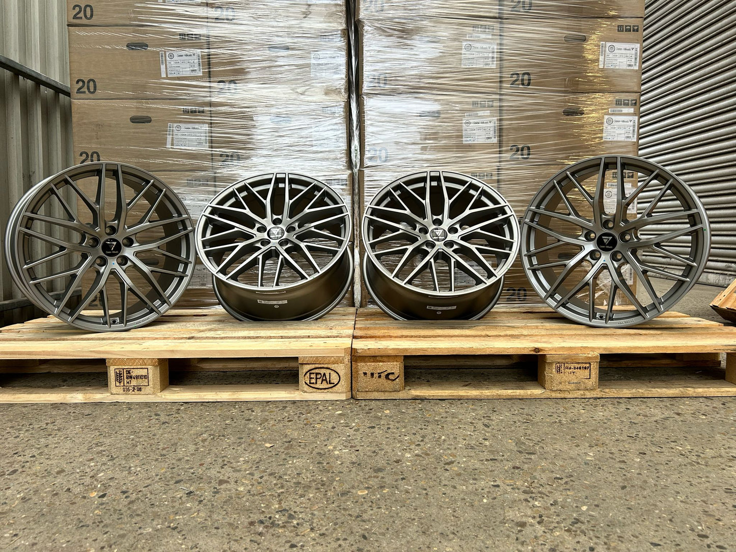 7 Wheels DS2 18 Zoll Grau Glanz 8,0x18 ET30 5/112
