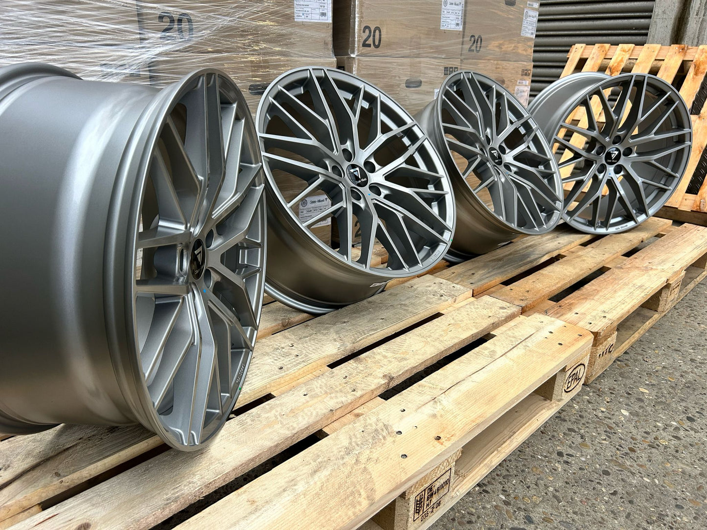 7 Wheels DS2 18 Zoll Grau Glanz 8,0x18 ET30 5/112