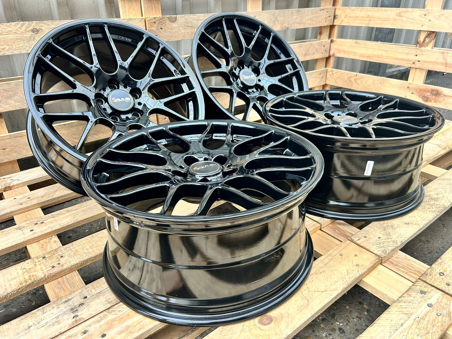 Avus AC- MB4 19 Zoll Schwarz Glänzend 8,5 und 9,5x19 ET37 5/120