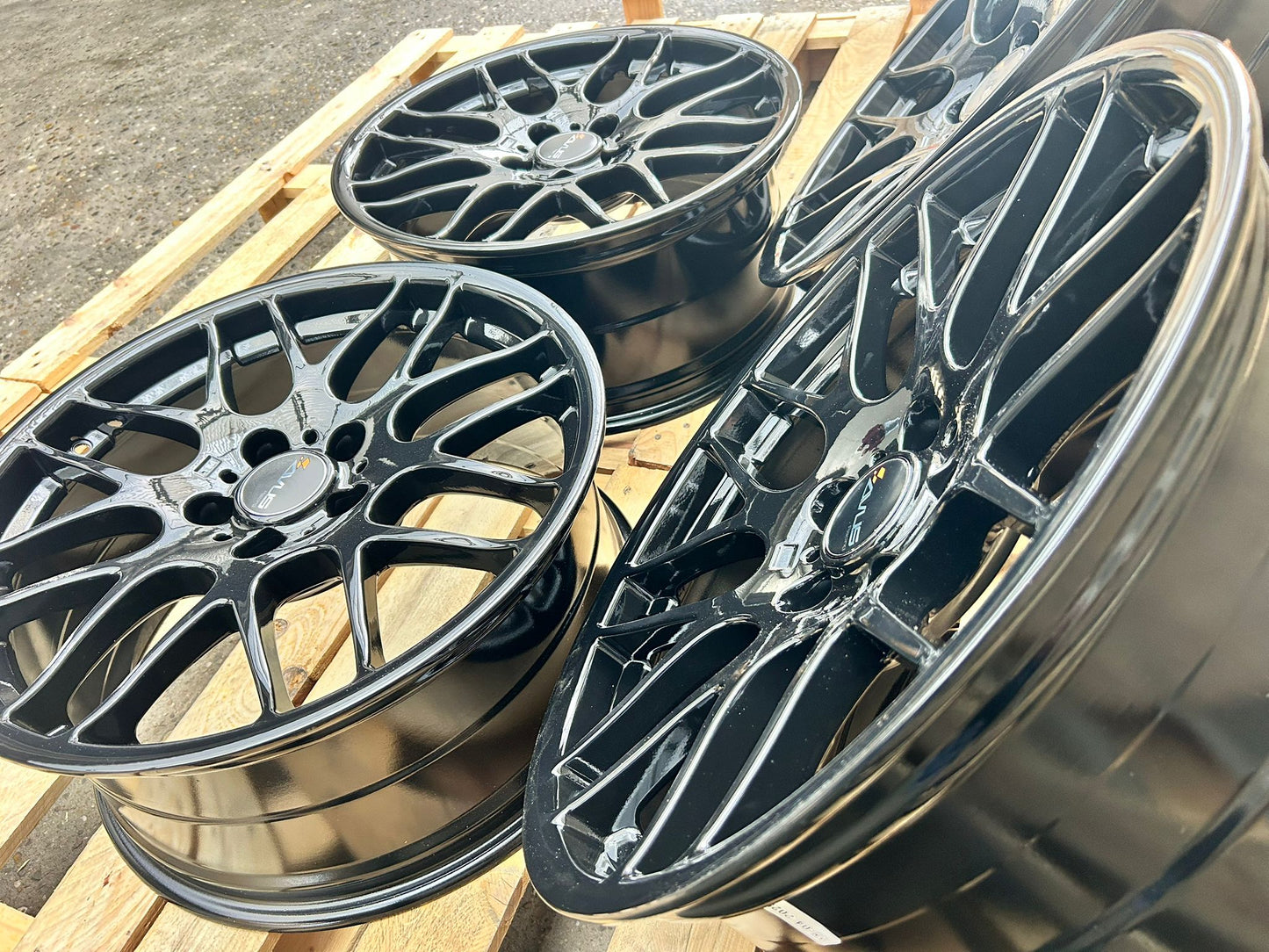 Avus AC- MB4 19 Zoll Schwarz Glänzend 8,5 und 9,5x19 ET37 5/120