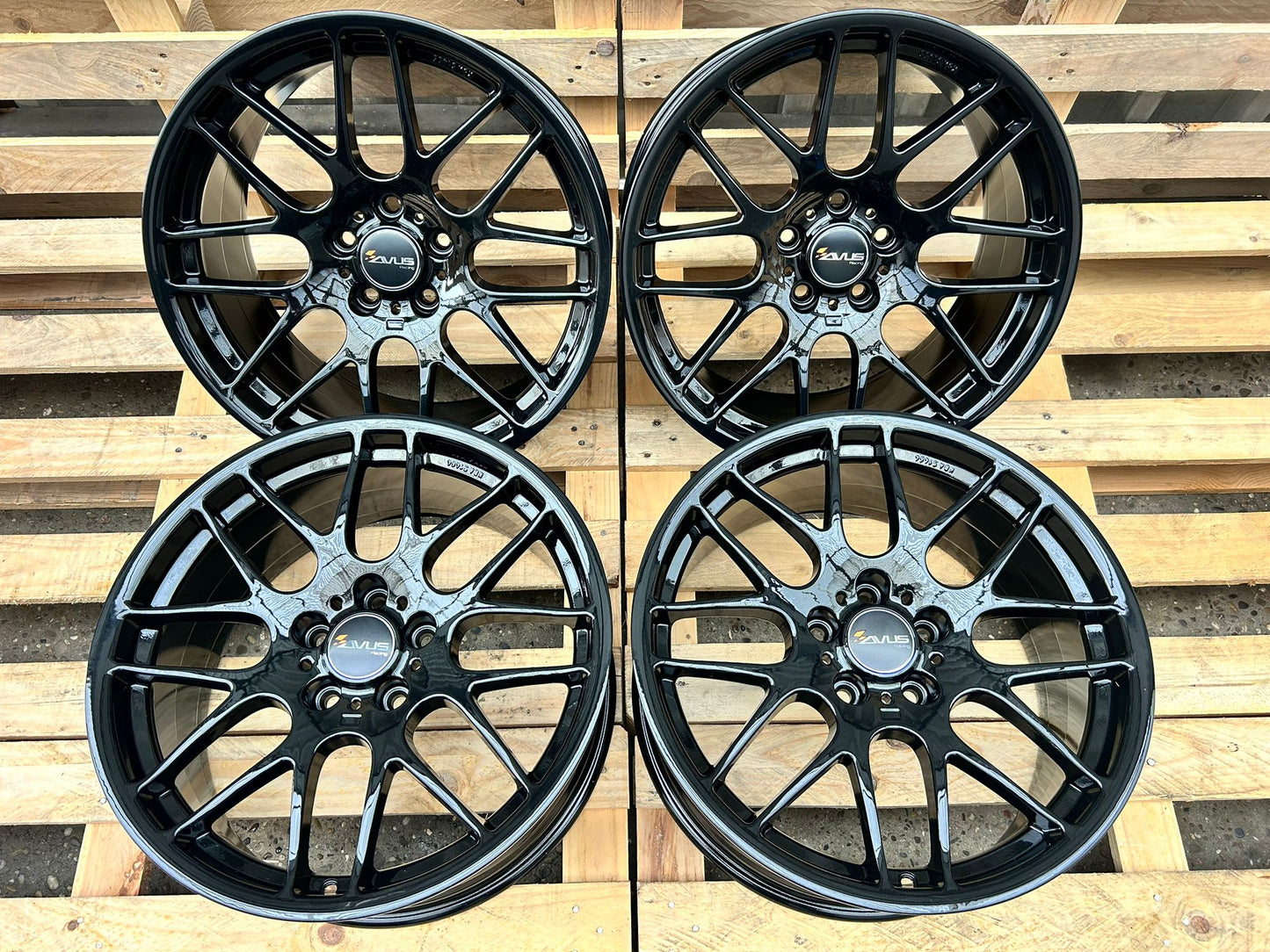 Avus AC- MB4 19 Zoll Schwarz Glänzend 8,5 und 9,5x19 ET37 5/120