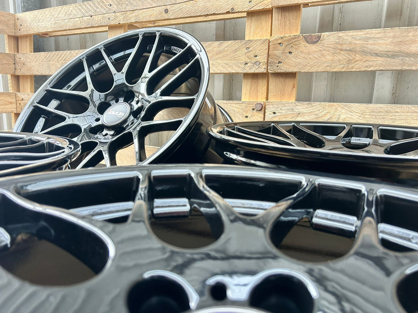 Avus AC- MB4 19 Zoll Schwarz Glänzend 8,5 und 9,5x19 ET37 5/120