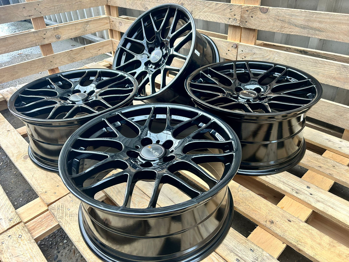 Avus AC- MB4 19 Zoll Schwarz Glänzend 8,5 und 9,5x19 ET37 5/120