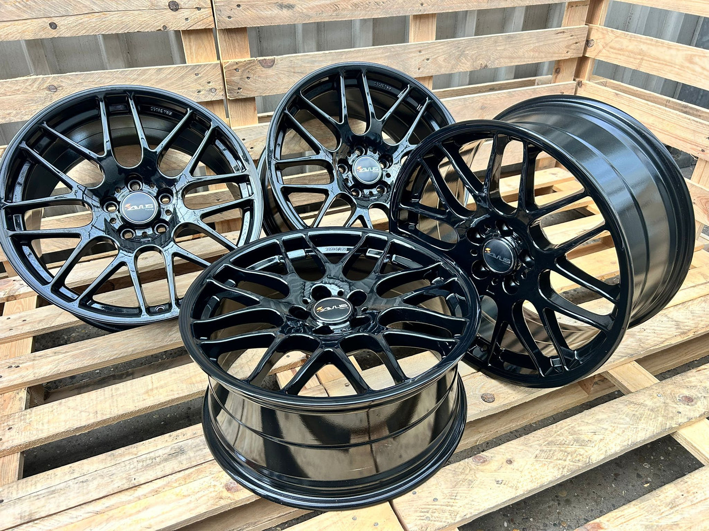 Avus AC- MB4 19 Zoll Schwarz Glänzend 8,5 und 9,5x19 ET37 5/120