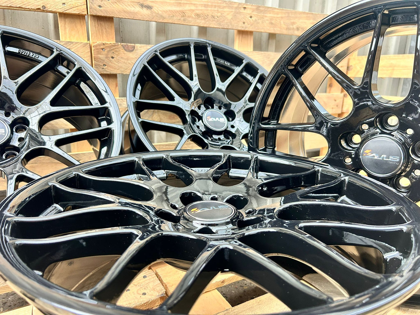 Avus AC- MB4 19 Zoll Schwarz Glänzend 8,5 und 9,5x19 ET37 5/120