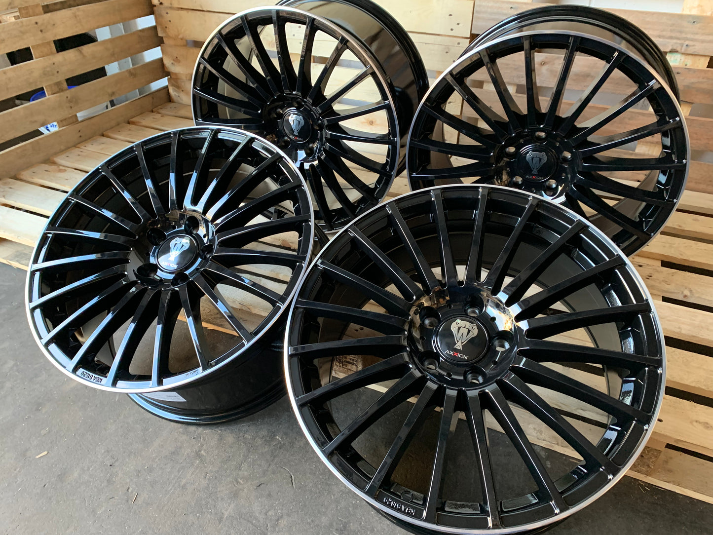 4er Satz Axxion AX5 19 Zoll Schwarz Glanz ET45