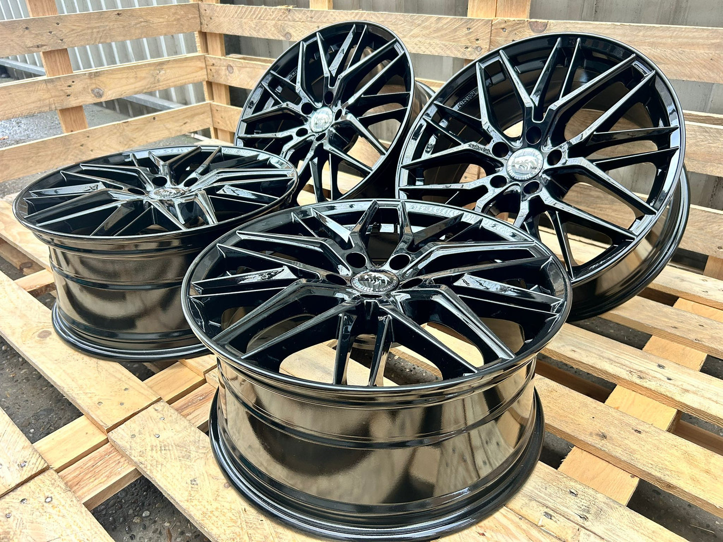 Damina DM08 20 Zoll Schwarz Glanz 8,5x20 ET30 5/112