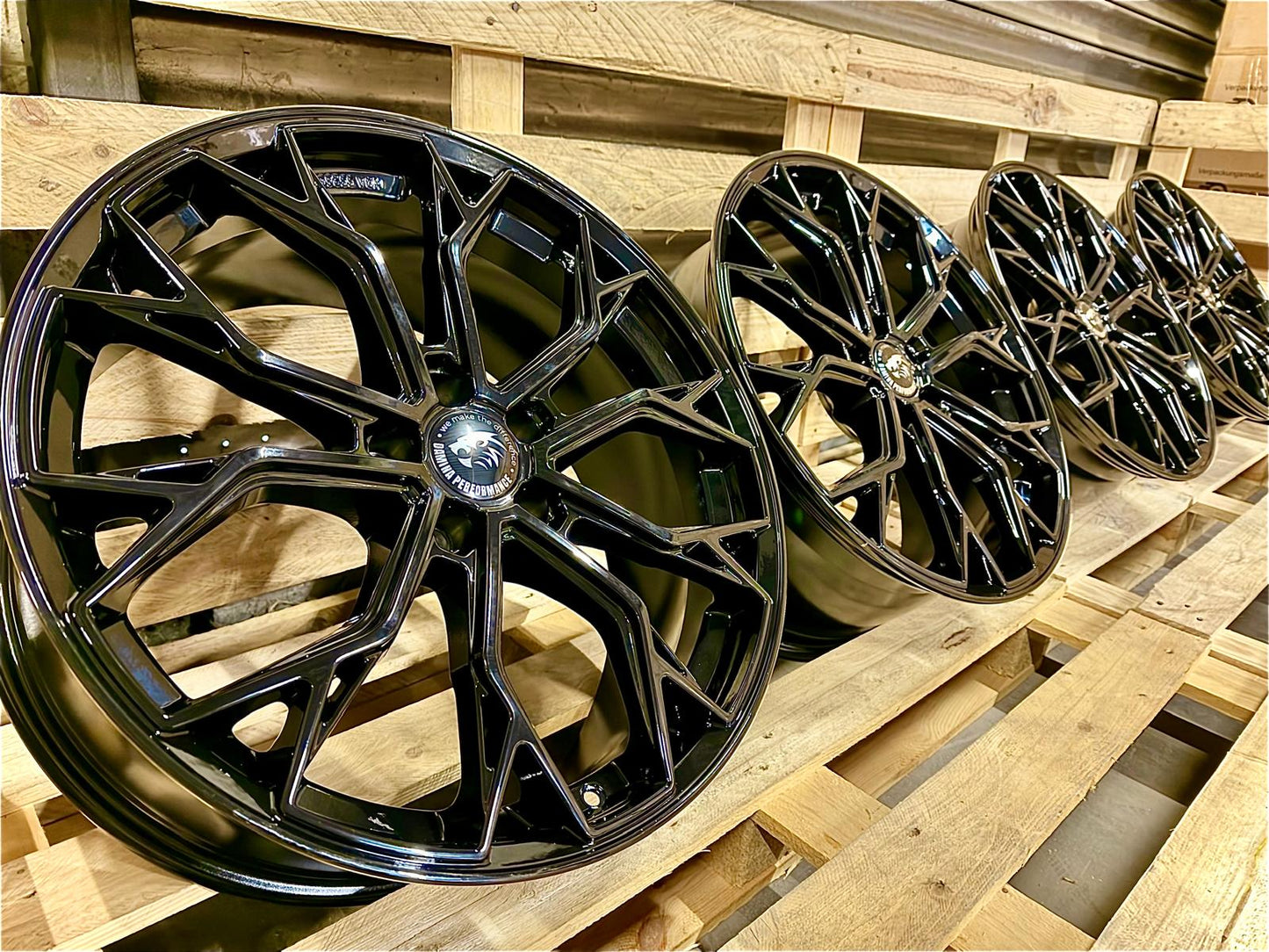 Damina DM18 19 Zoll Schwarz Glanz 8,5x19 ET45 5/112