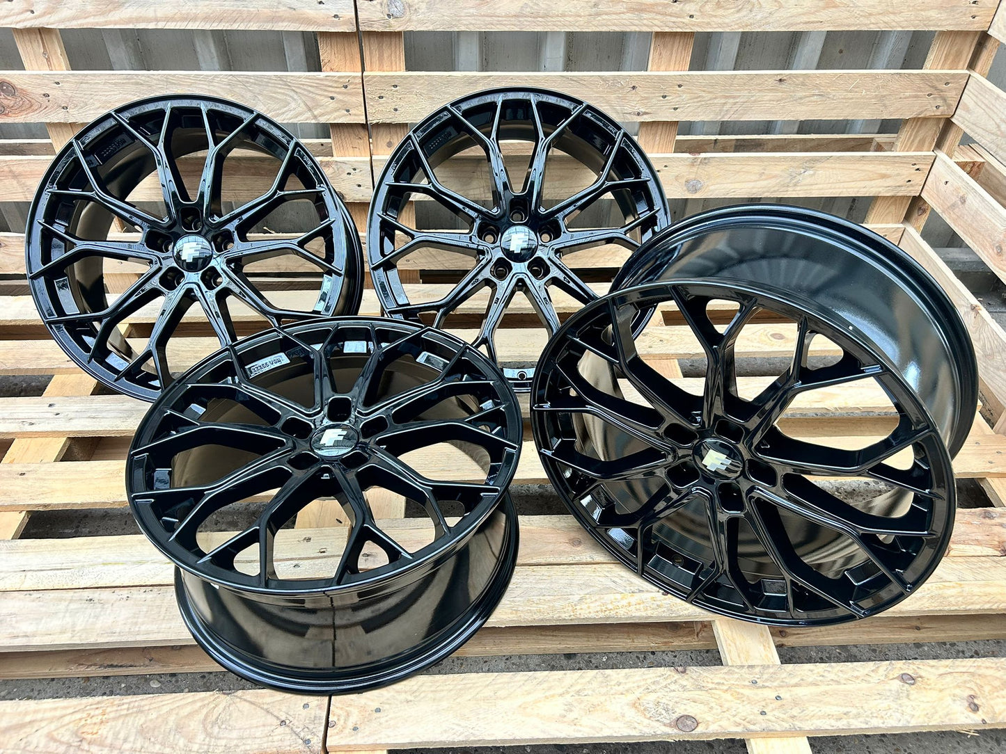 FF Wheels FF01 20 Zoll Schwarz Glanz 8,5x20 ET45 5/112