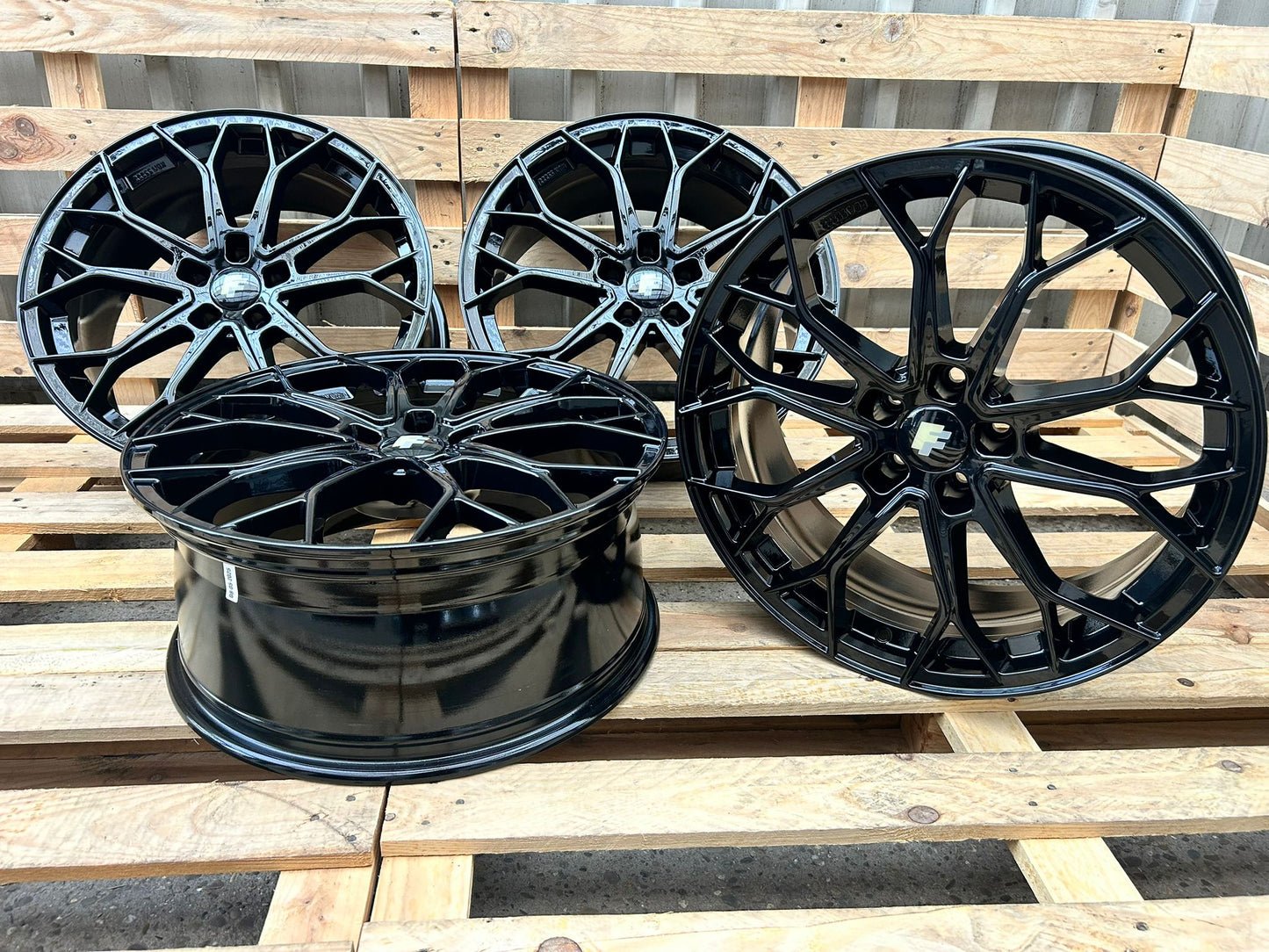 FF Wheels FF01 20 Zoll Schwarz Glanz 8,5x20 ET45 5/112