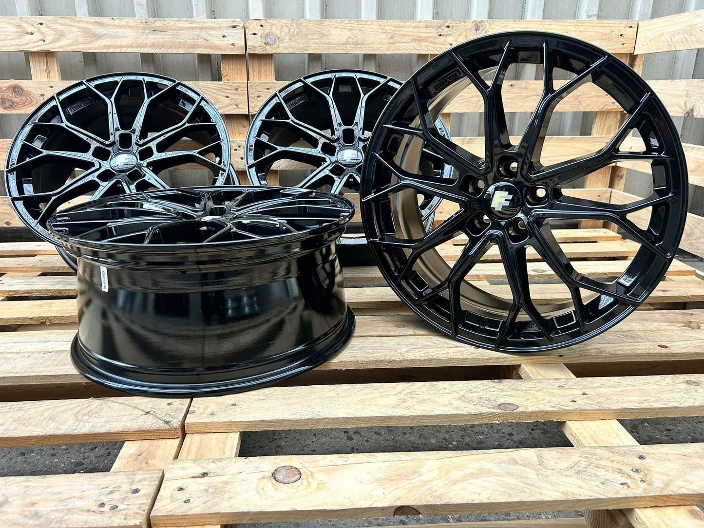 FF Wheels FF01 20 Zoll Schwarz Glanz 8,5x20 ET45 5/112
