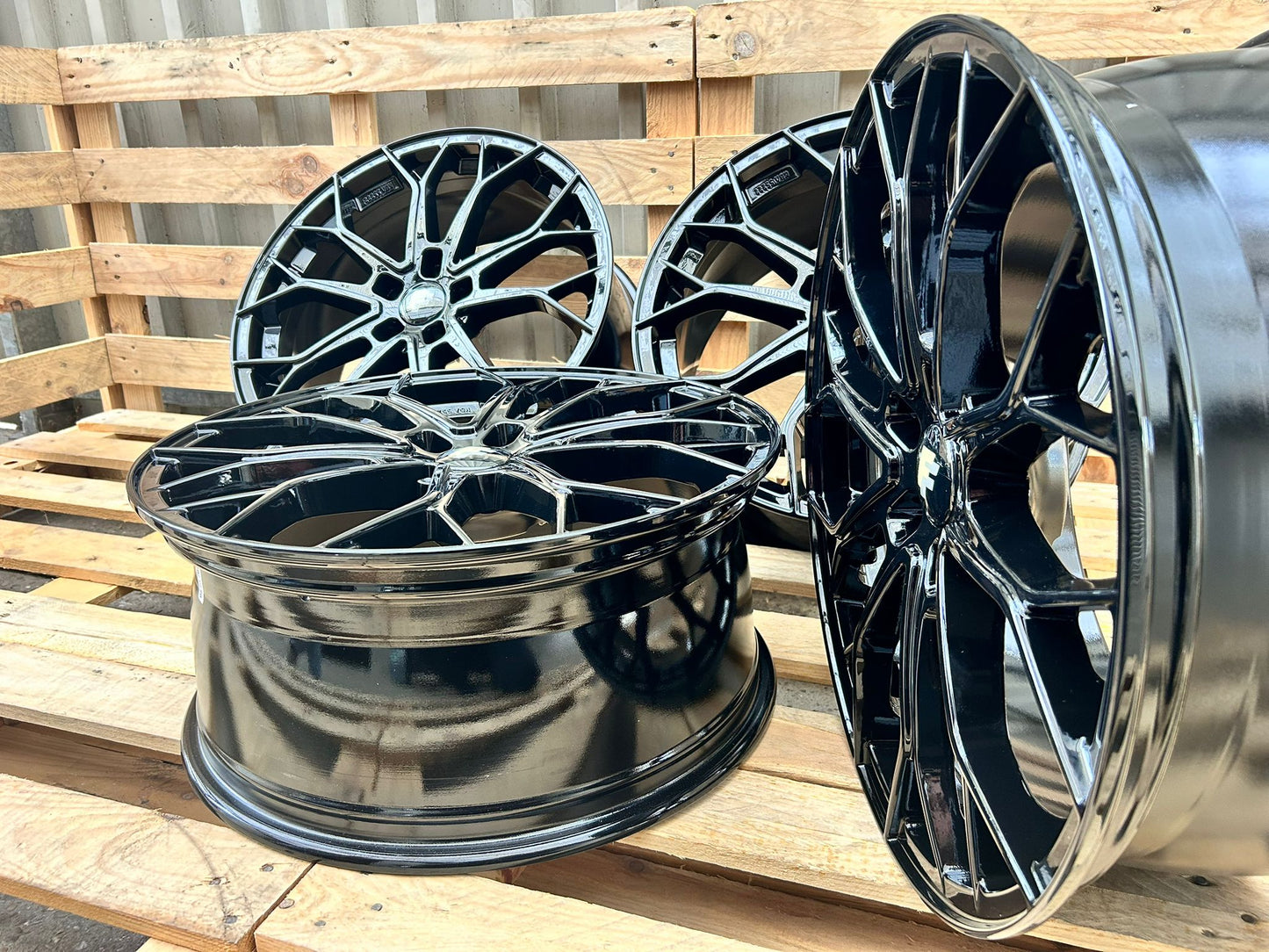 FF Wheels FF01 20 Zoll Schwarz Glanz 8,5x20 ET45 5/112