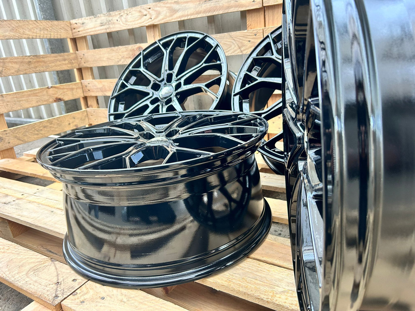 FF Wheels FF01 20 Zoll Schwarz Glanz 8,5x20 ET45 5/112