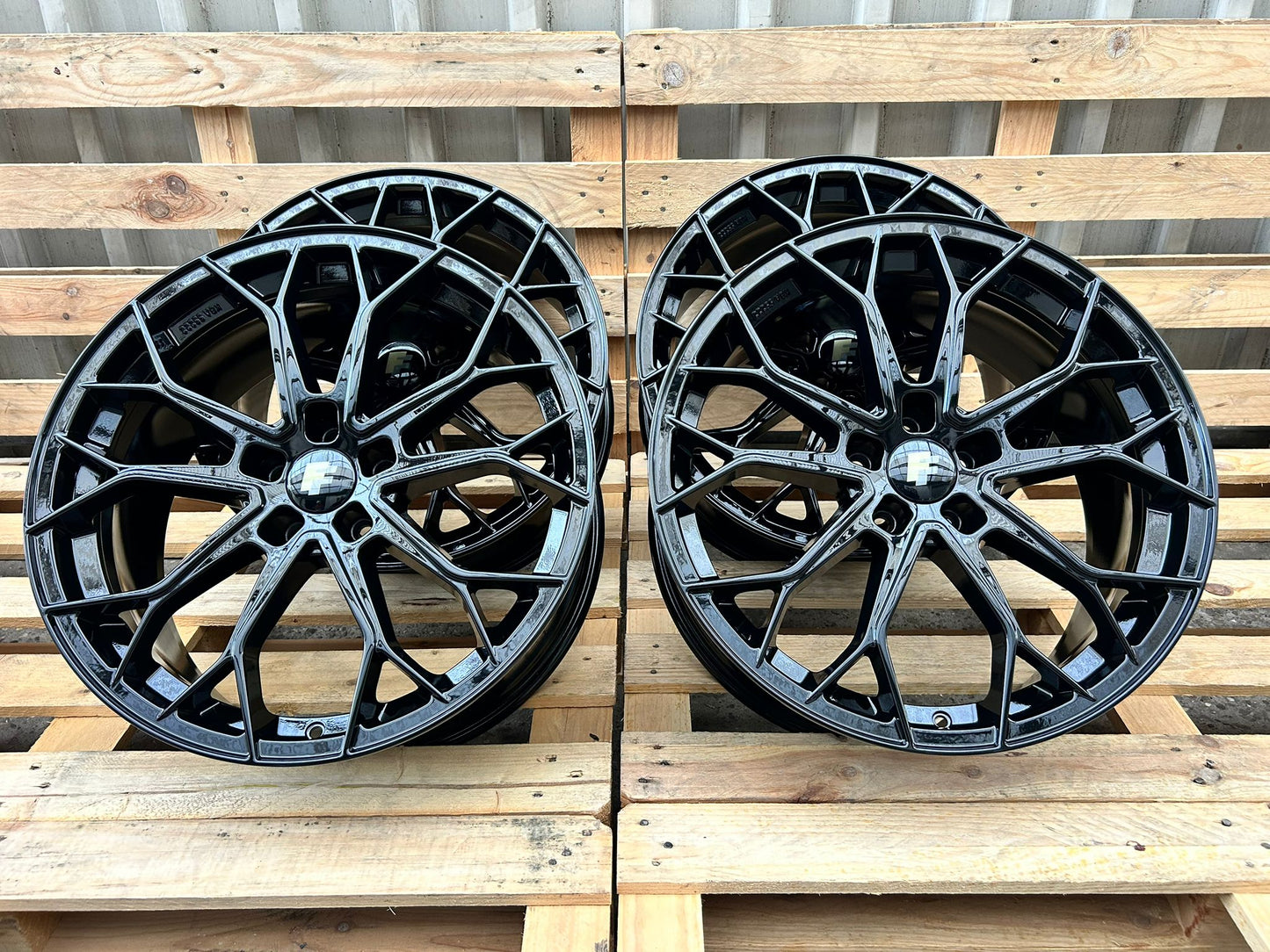 FF Wheels FF01 20 Zoll Schwarz Glanz 8,5x20 ET45 5/112