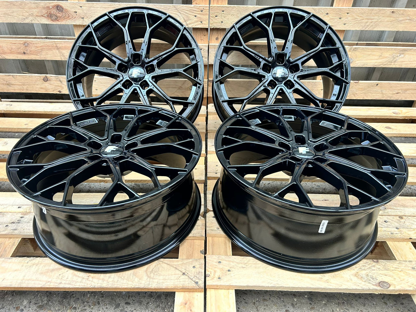 FF Wheels FF01 20 Zoll Schwarz Glanz 8,5x20 ET45 5/112