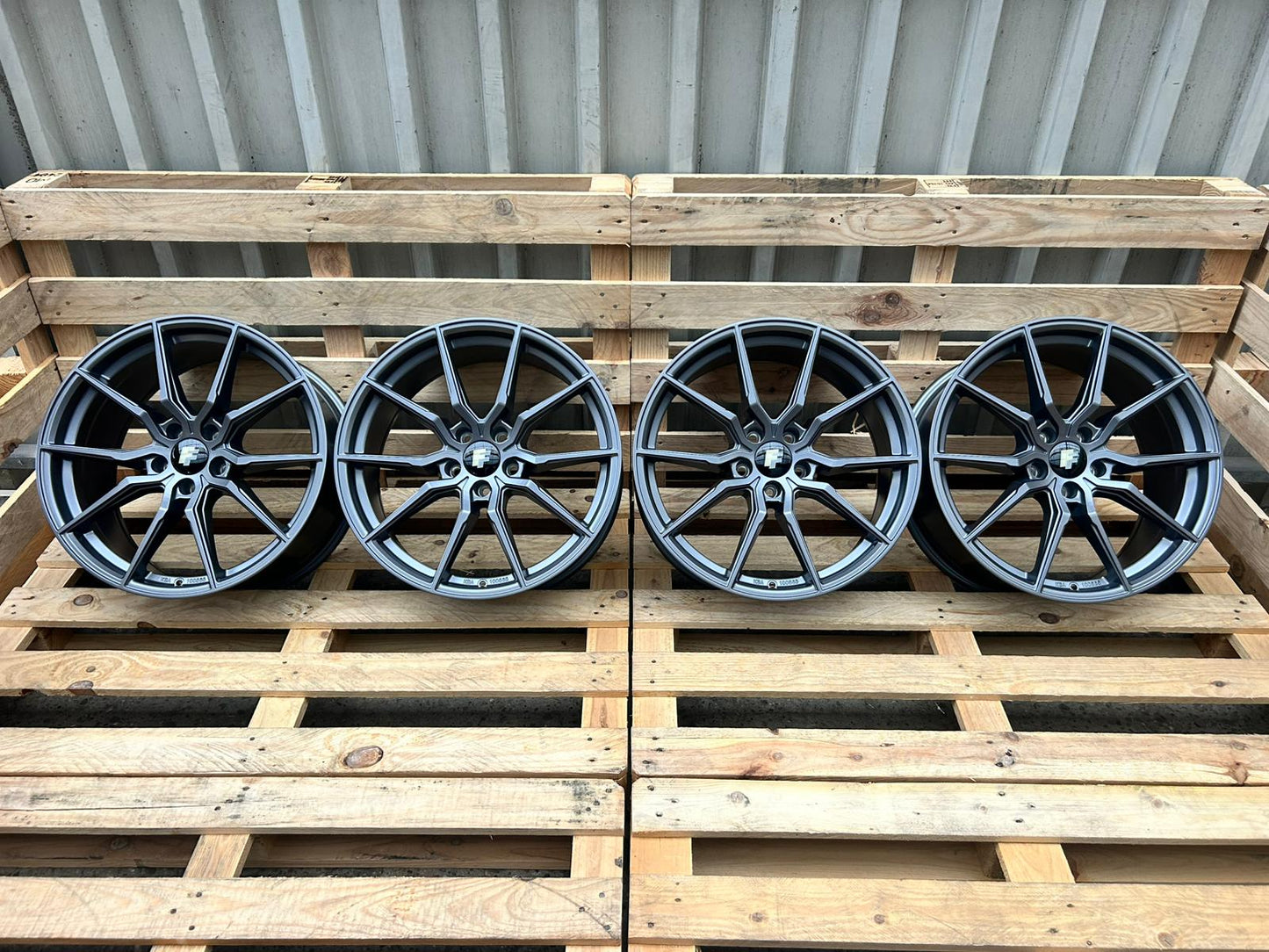 FF Wheels FF03 Felgen 19 Zoll Anthrazit 8,5x19 ET30 5/112
