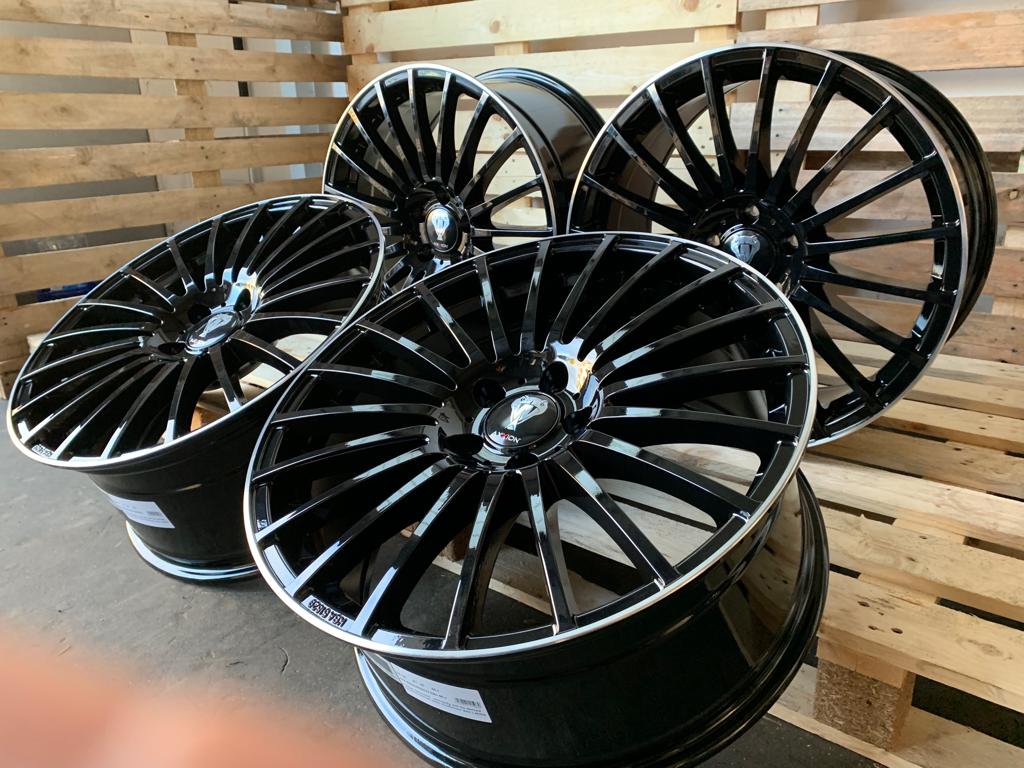 Axxion AX5 19 Zoll Schwarz Poliert 8,5x19 ET32 5/112
