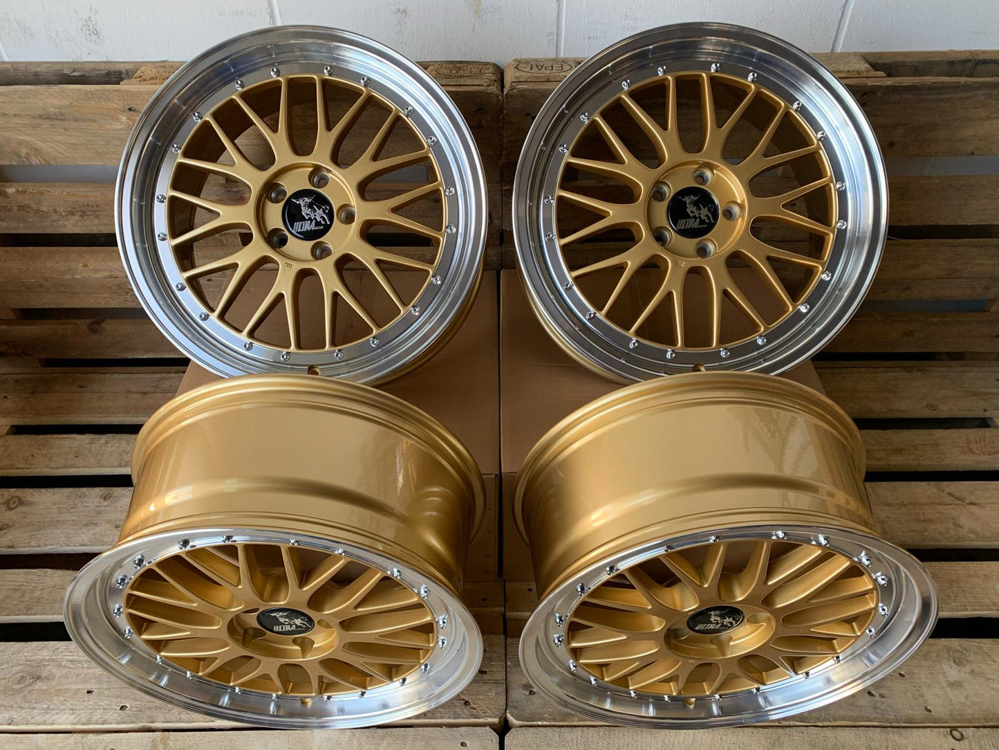 Ultra UA3 19 Zoll Gold Poliert 8,5 und 9,5x19 ET35 5/120
