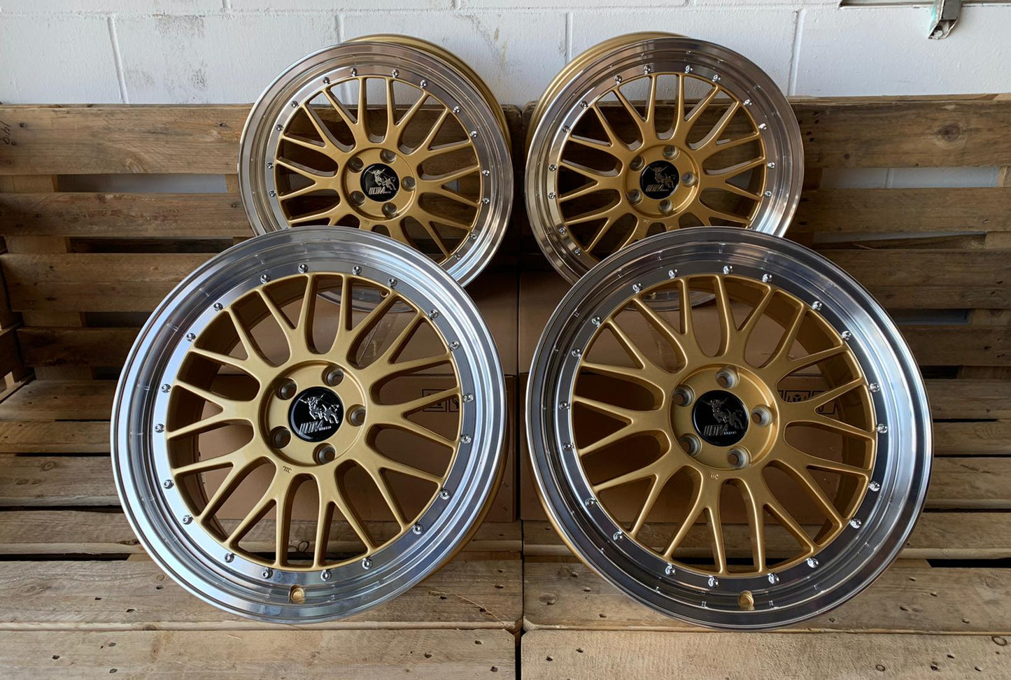 Ultra UA3 19 Zoll Gold Poliert 8,5 und 9,5x19 ET35 5/120