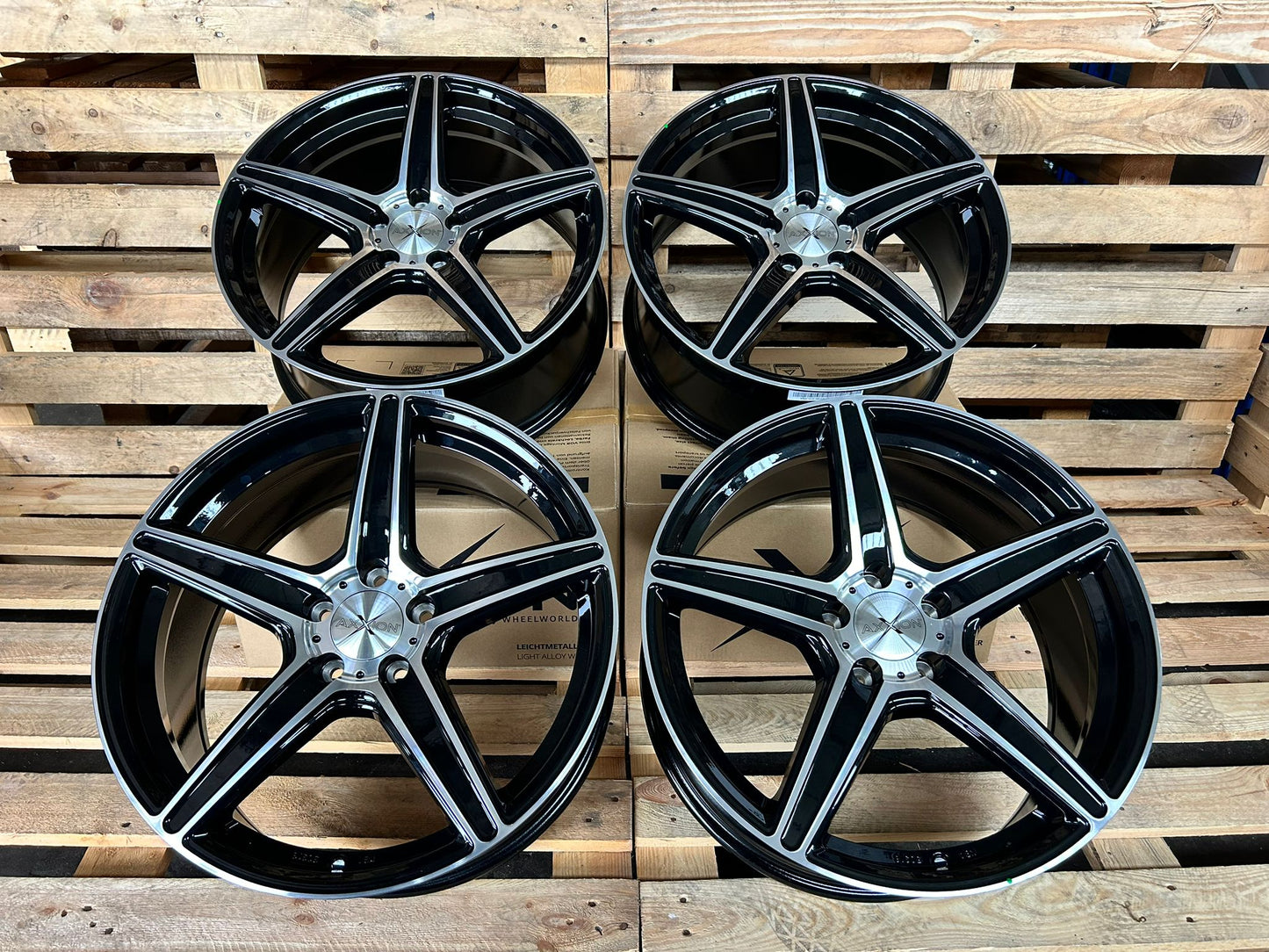 Axxion AX7 20 Zoll Schwarz Poliert 9,0x20 ET45 5/120 65,1