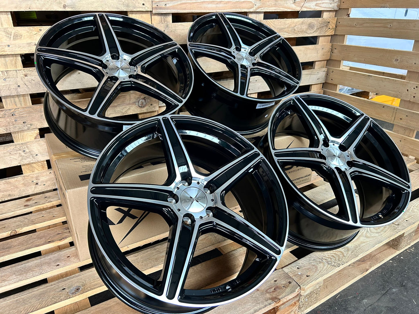 Axxion AX7 20 Zoll Schwarz Poliert 9,0x20 ET45 5/120 65,1