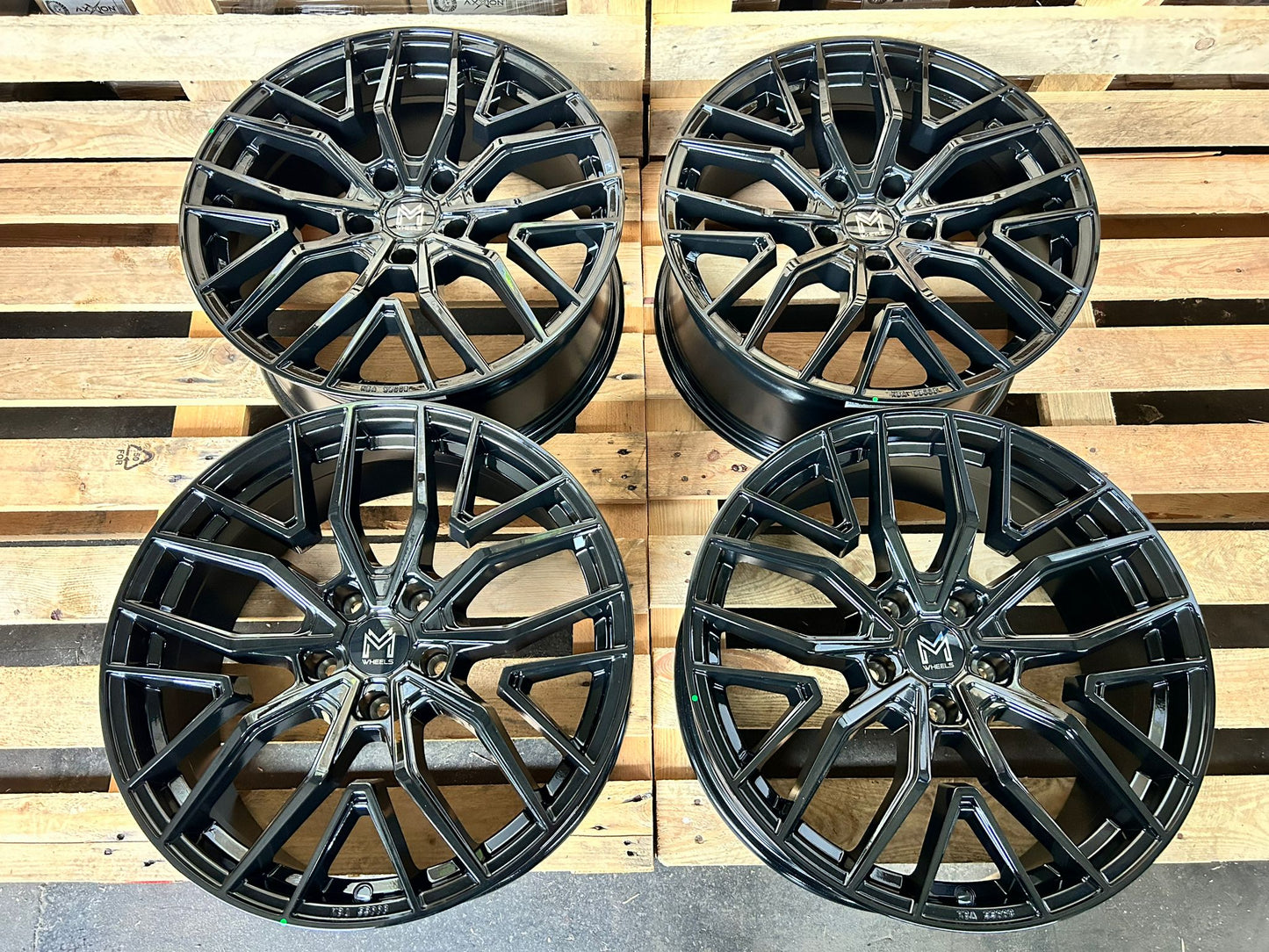MM Wheels MM09 Felgen 19 Zoll Schwarz Glanz 8,5x19 ET45 5/112