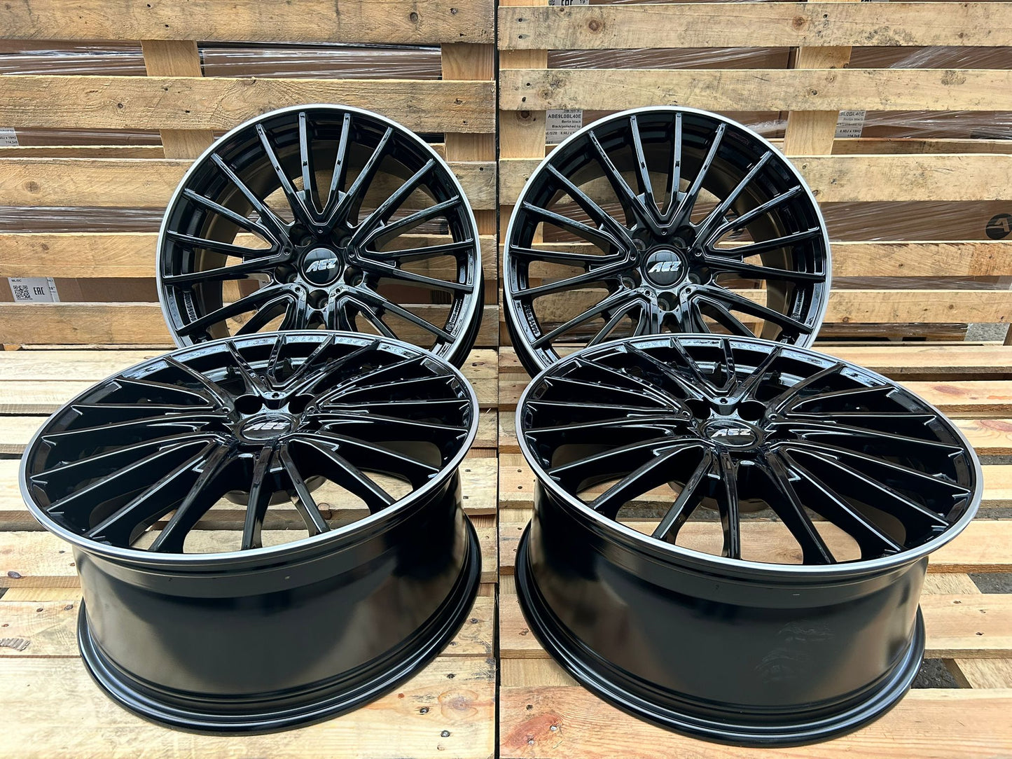 AEZ Berlin 19 Zoll Schwarz Glanz Rand Poliert 8,5x19 ET40 5/114,3 TESLA