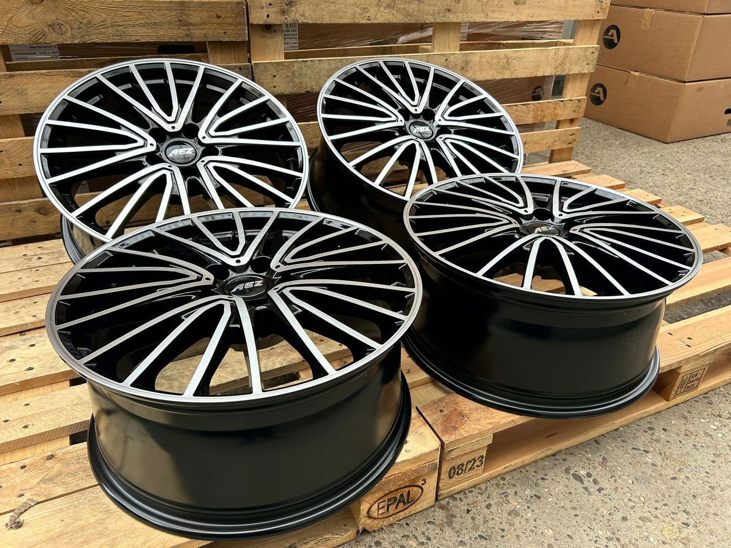 AEZ Berlin 19 Zoll Schwarz Glanz Poliert 8,5x19 ET40 5/114,3 TESLA