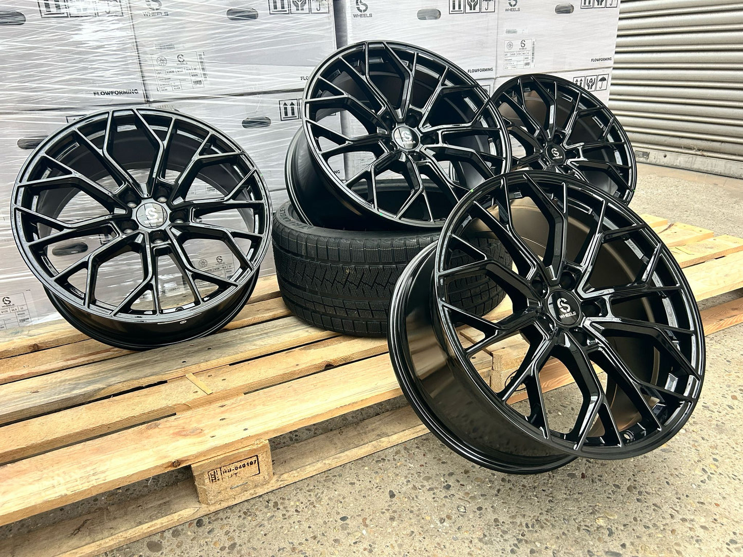 CS Wheels US1 20 Zoll Schwarz Glanz 9,0x20 ET30 5/112
