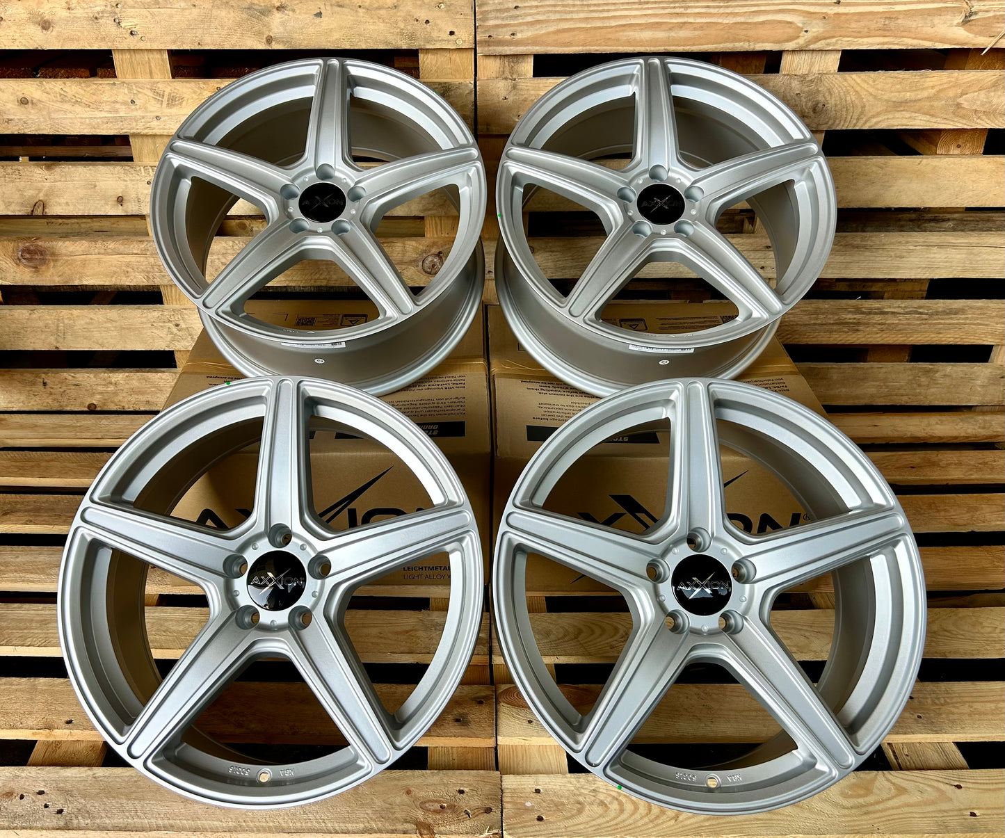 Axxion AX7 20 Zoll Solid Titanium Silber 9,0x20 ET45 5/120 65,1