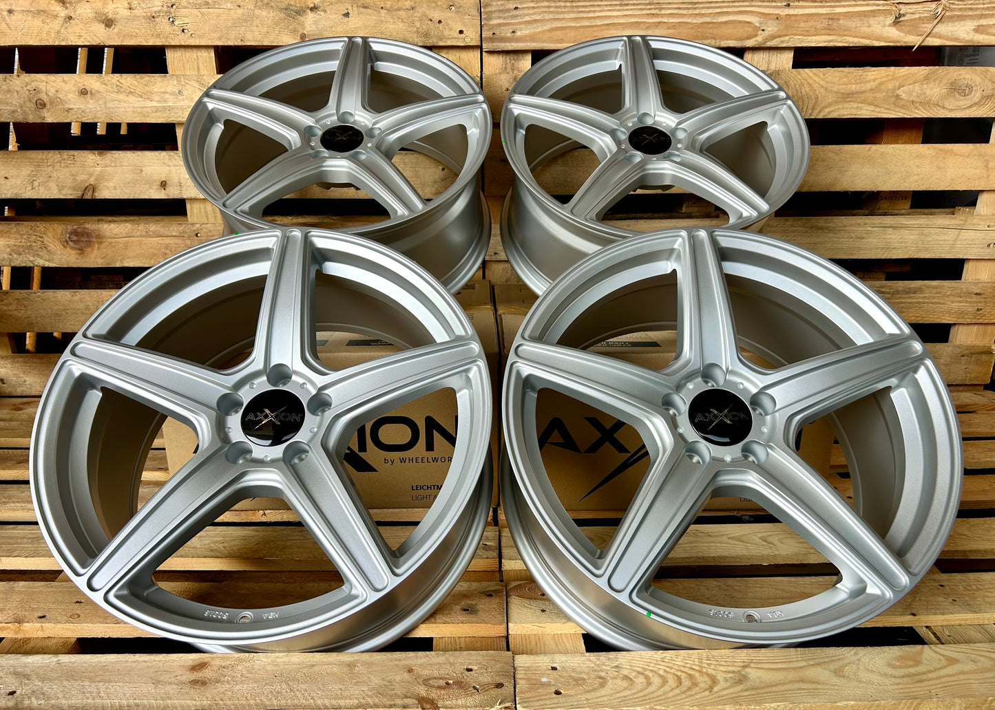 Axxion AX7 20 Zoll Solid Titanium Silber 9,0x20 ET45 5/120 65,1