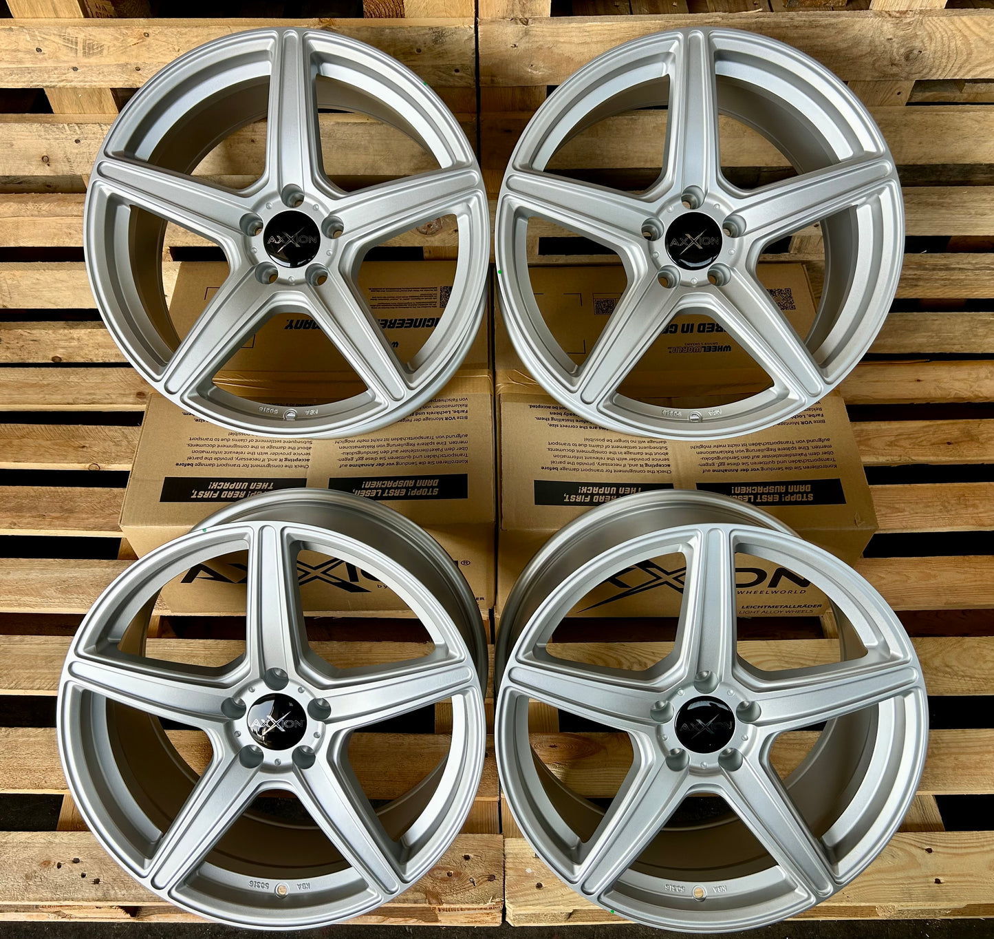 Axxion AX7 20 Zoll Solid Titanium Silber 9,0x20 ET45 5/120 65,1