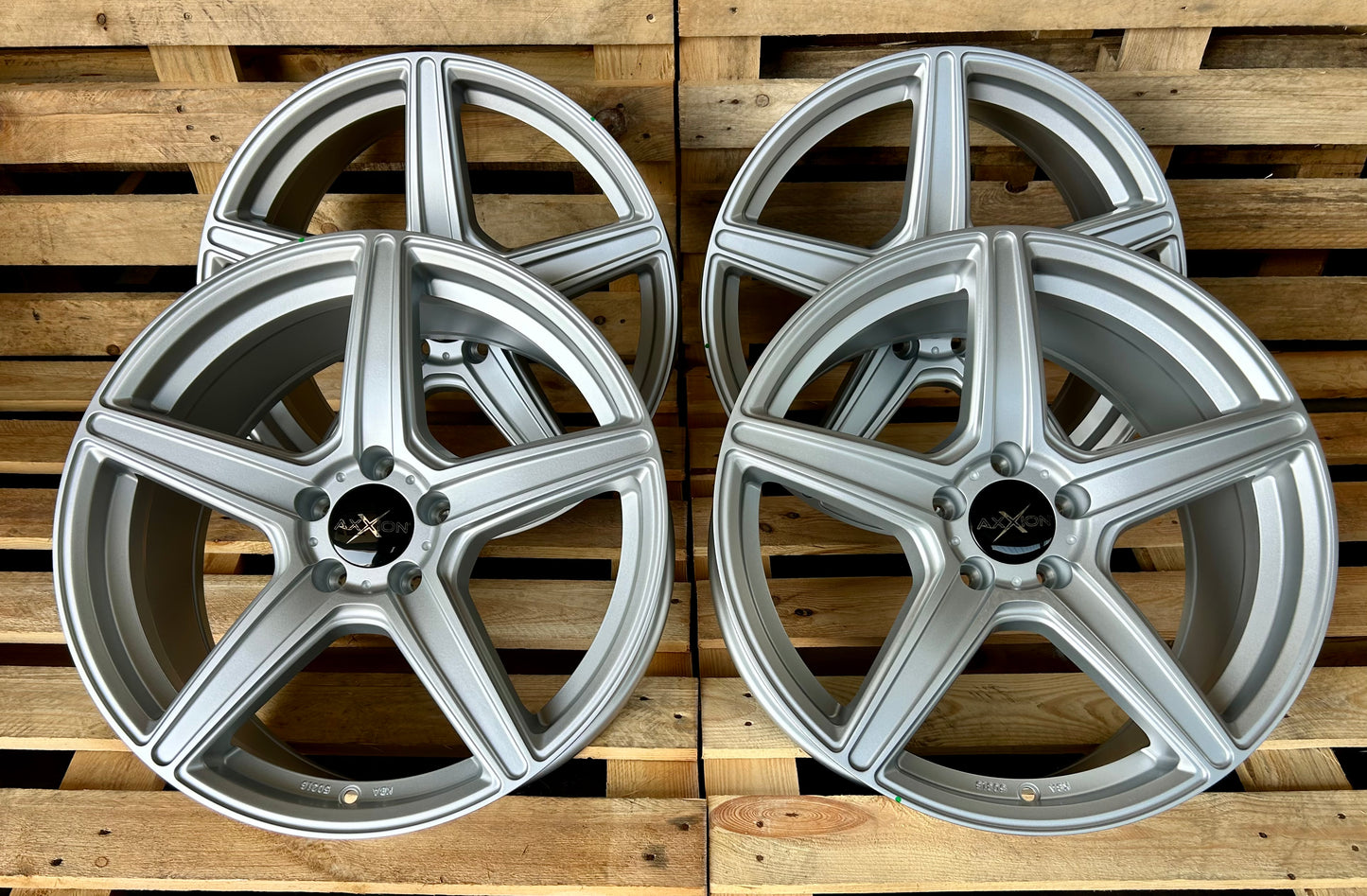 Axxion AX7 20 Zoll Solid Titanium Silber 9,0x20 ET45 5/120 65,1