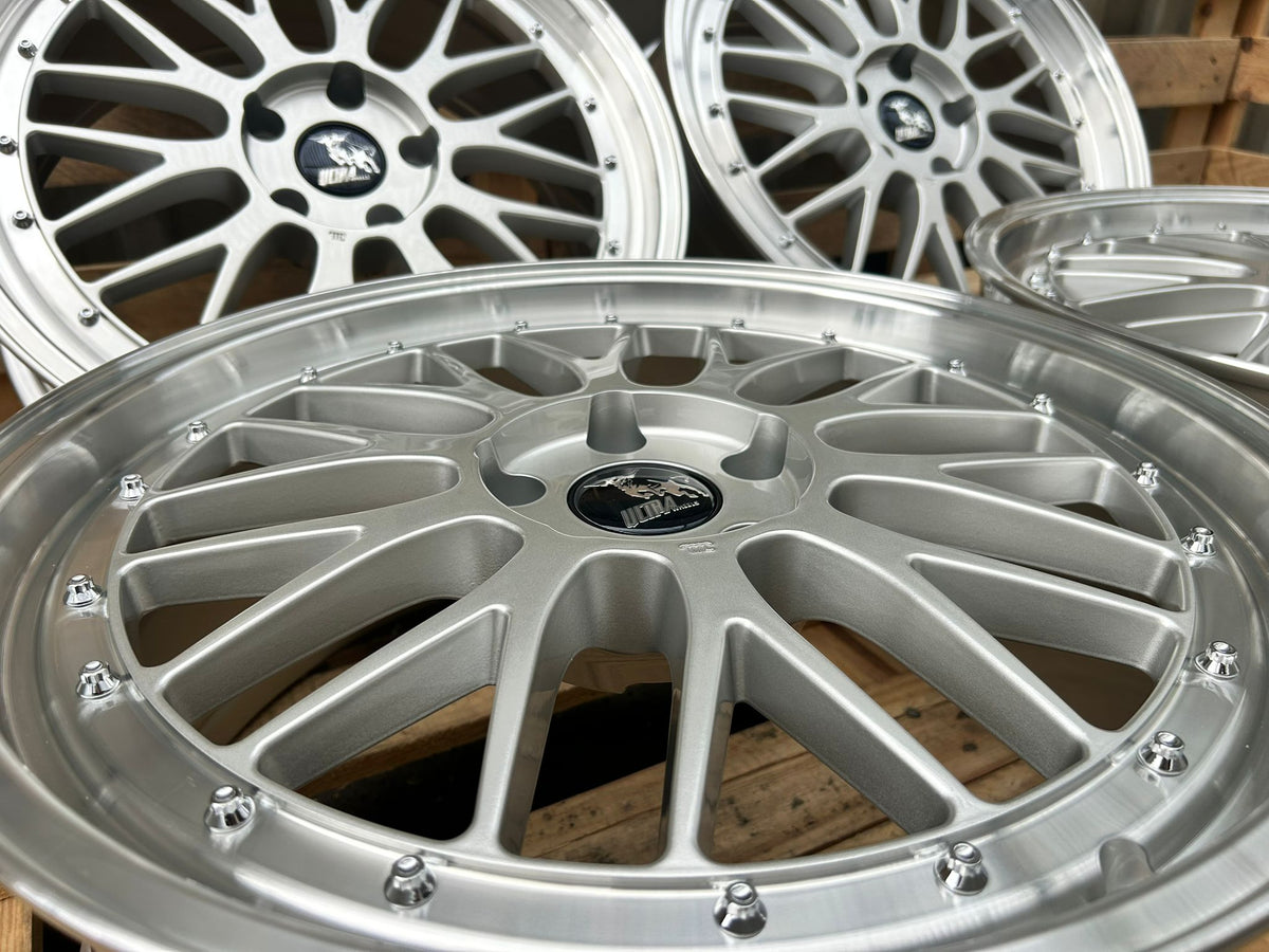 Ultra UA3 19 Zoll Silber Poliert 8,5 und 9,5x19 ET35 5/120