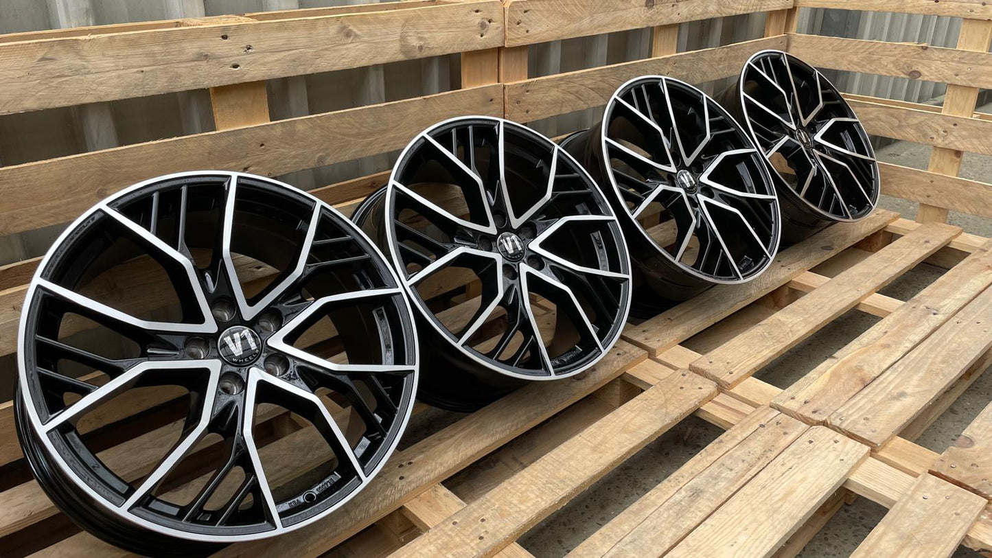 4er Satz V1 Wheels V7 19 Zoll Schwarz Poliert ET44