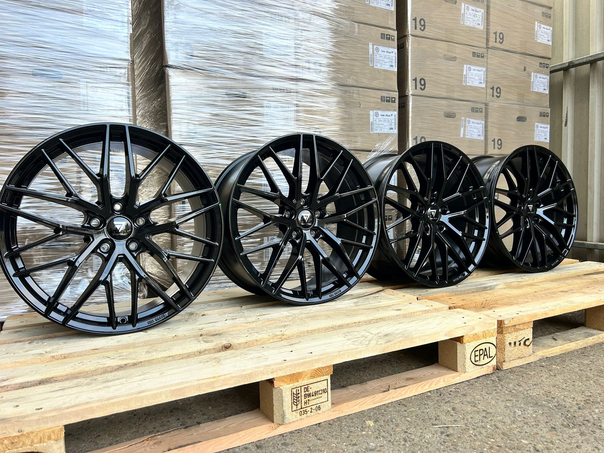 4er Satz V1 Wheels DS2 20 Zoll Schwarz Glanz Felgen für Audi TT 8J 8S und MG4 Electric