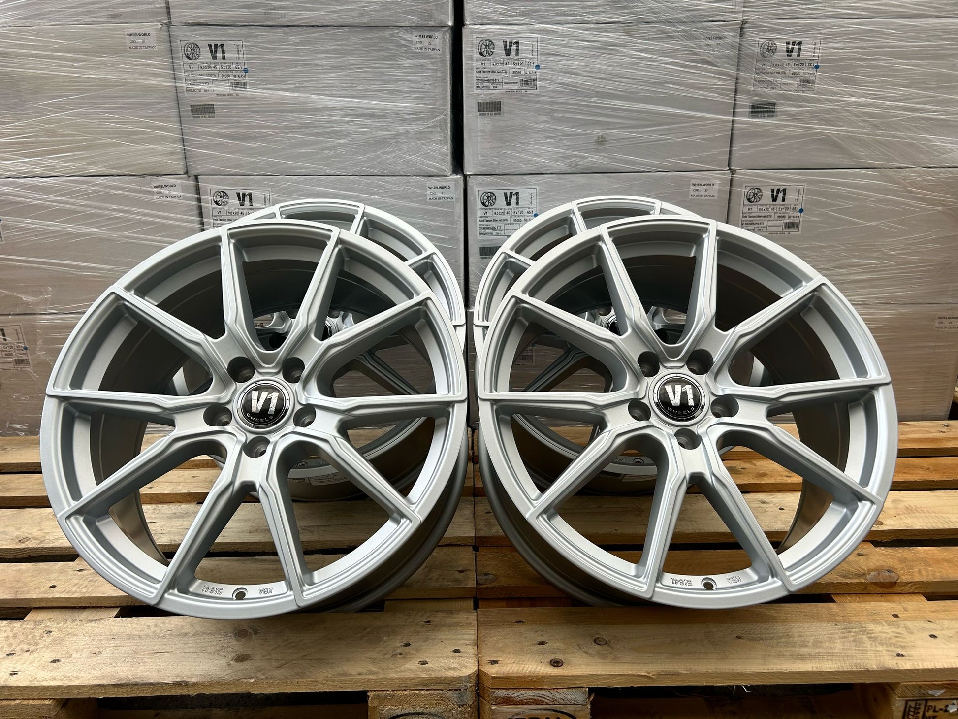 V1 Wheels V1 Alufelge in Silber 9x20 Zoll für VW T5 T6 Multivan und VW Amarok