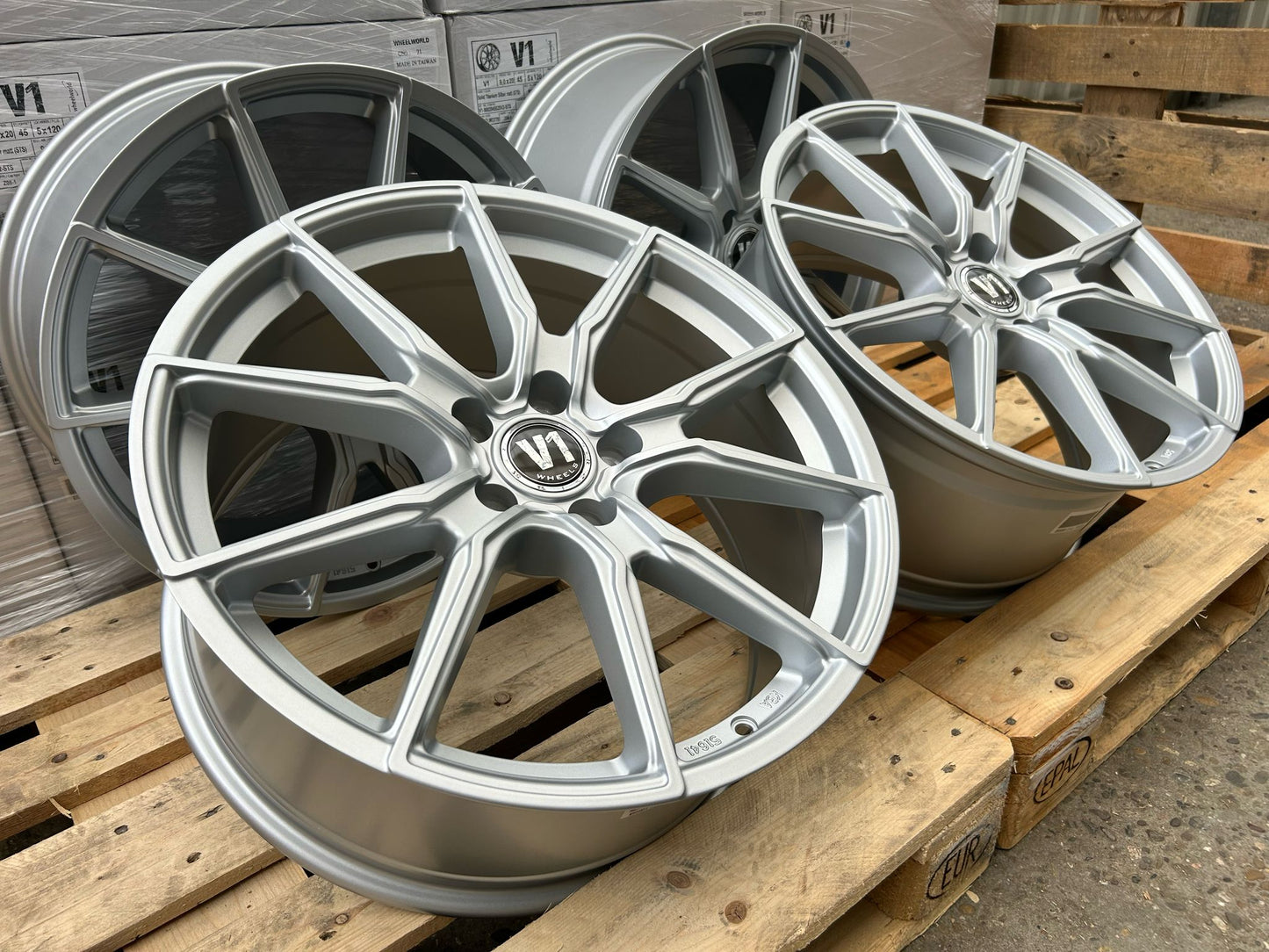 V1 Wheels V1 20 Zoll Solid Titanium Silber 9,0x20 ET45 5/120 65,1