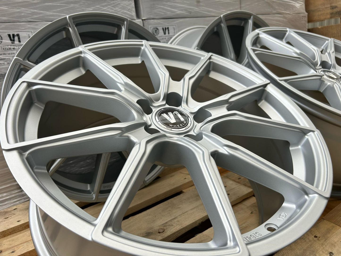 V1 Wheels V1 20 Zoll Solid Titanium Silber 9,0x20 ET45 5/120 65,1