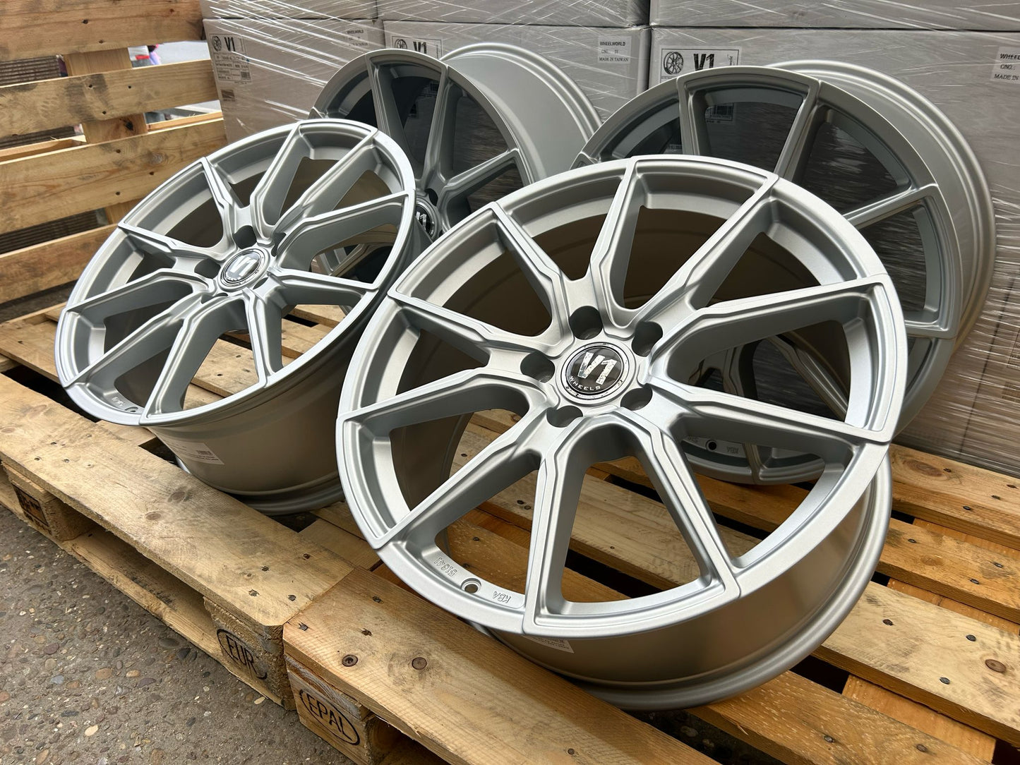 V1 Wheels V1 20 Zoll Solid Titanium Silber 9,0x20 ET45 5/120 65,1