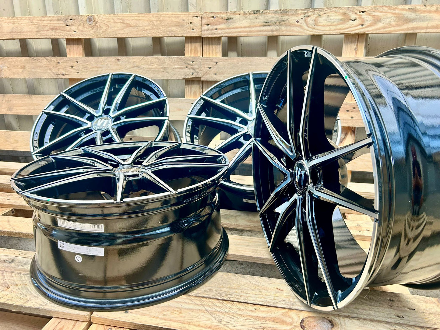V1 Wheels V3 18 Zoll Schwarz Poliert 8,0x18 ET48 5/112