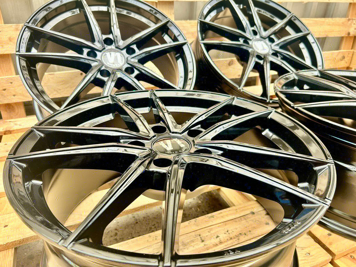 V1 Wheels V3 18 Zoll Schwarz Glanz 8,0x18 ET48 5/112