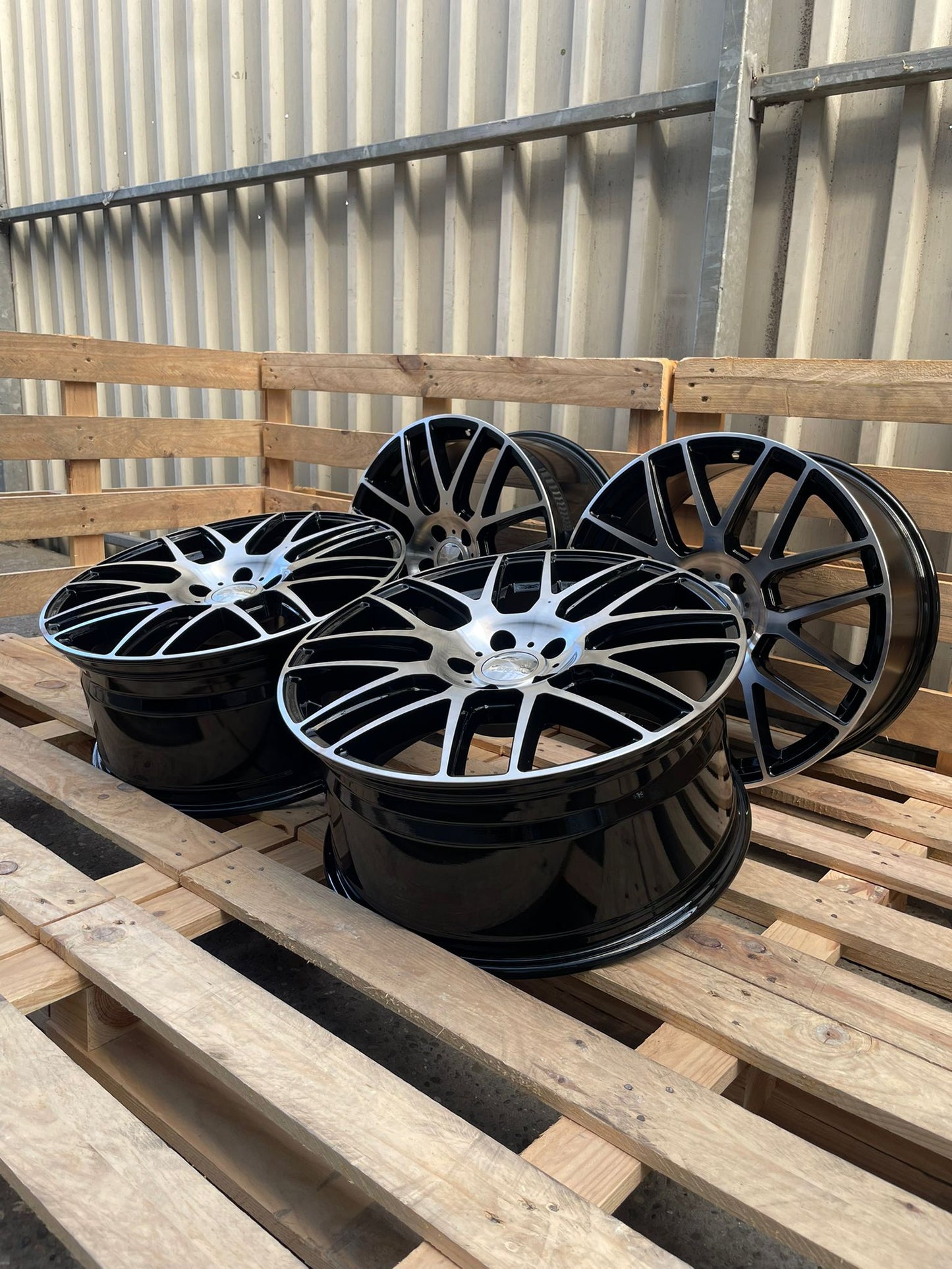 Wheelworld WH26 20 Zoll Schwarz Poliert 9,0x20 ET45 5/120 65,1