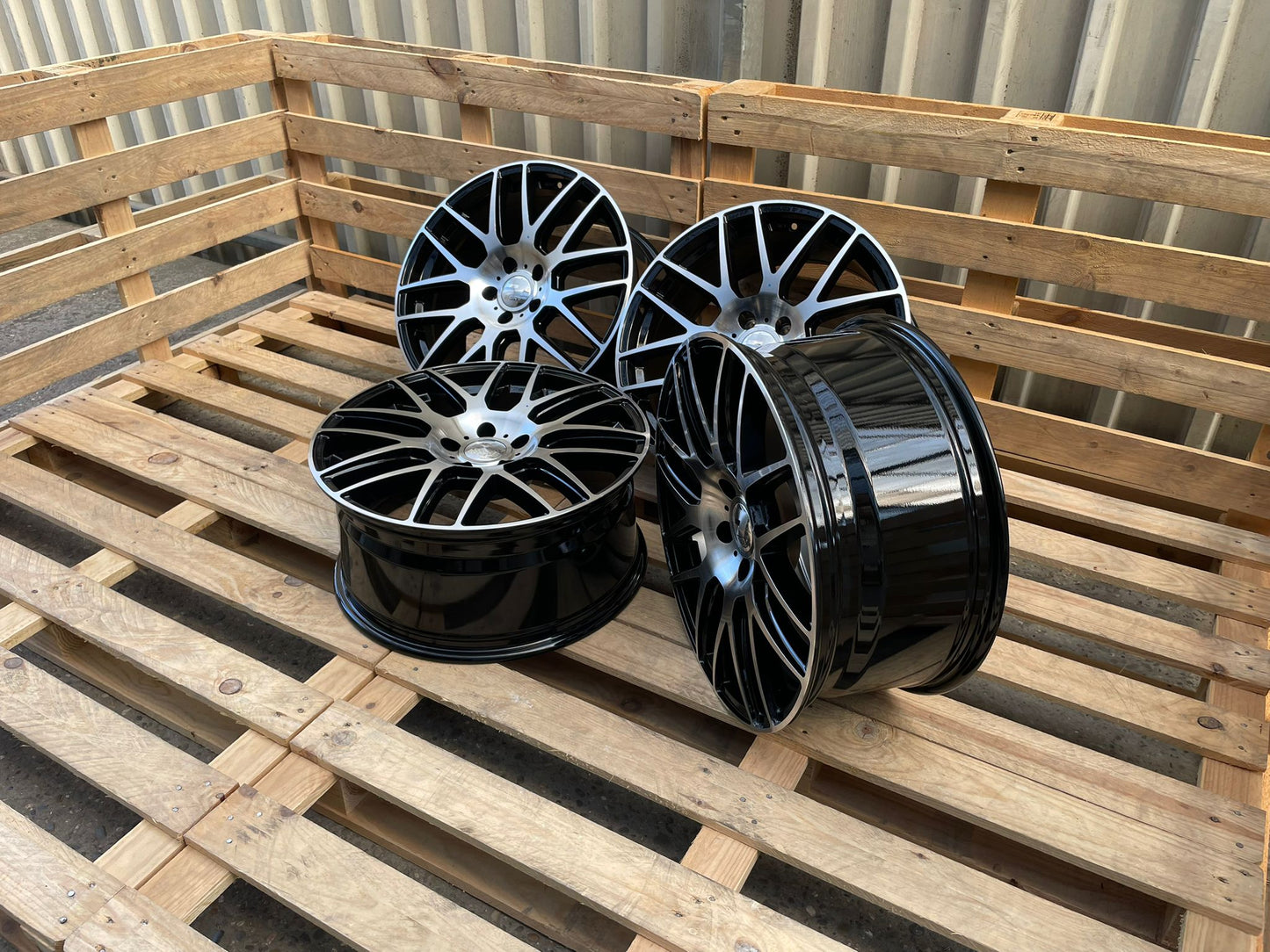 Wheelworld WH26 20 Zoll Schwarz Poliert 9,0x20 ET45 5/120 65,1