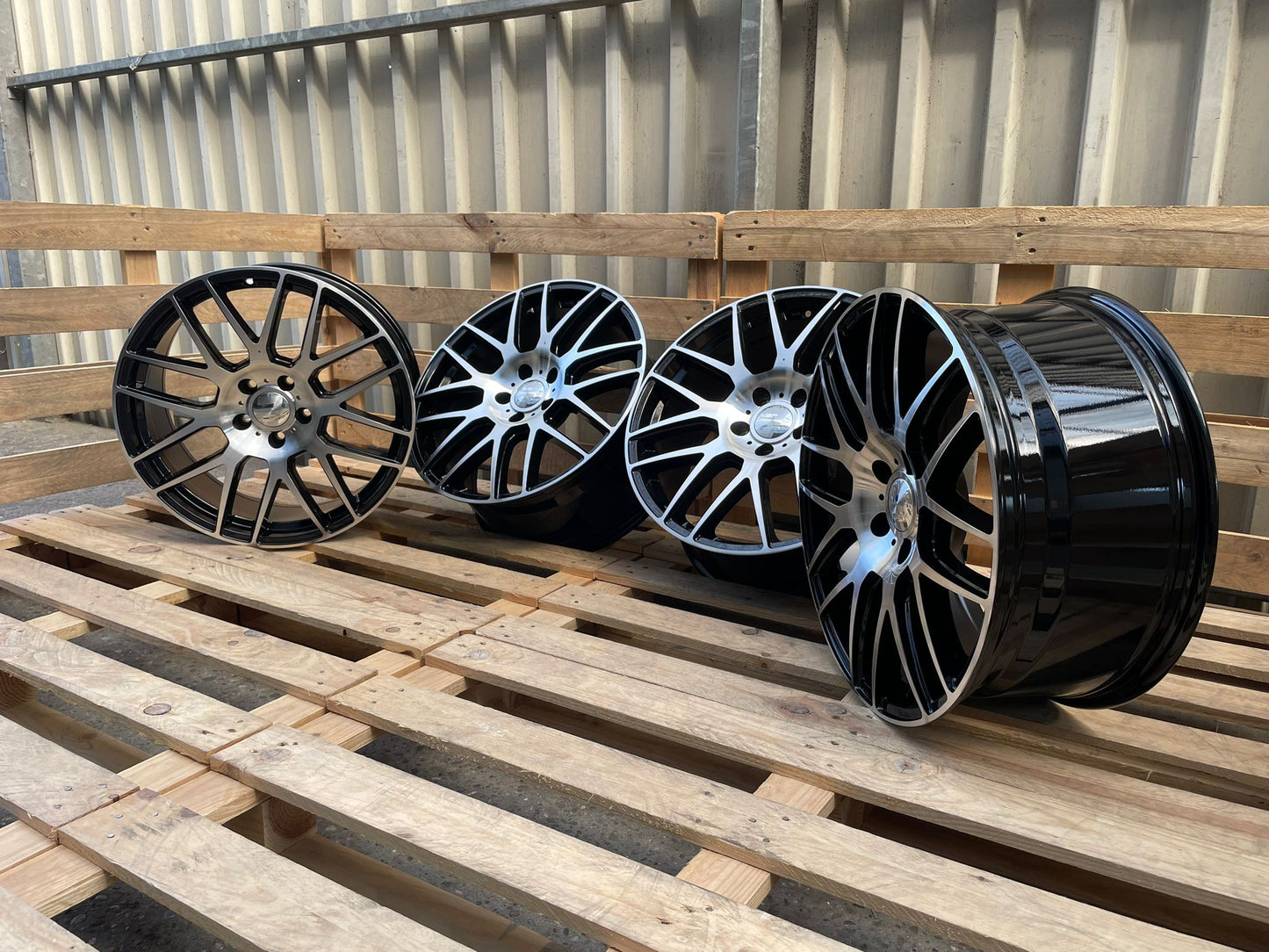 Wheelworld WH26 20 Zoll Schwarz Poliert 9,0x20 ET45 5/120 65,1